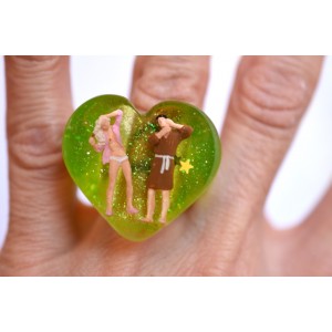 Chunky glitter resin ring with tiny people inside