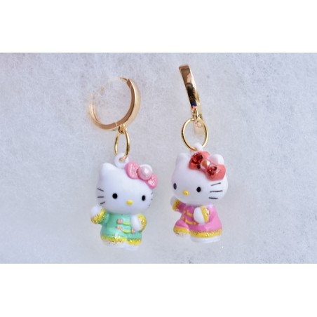 Tiny kitty earrings