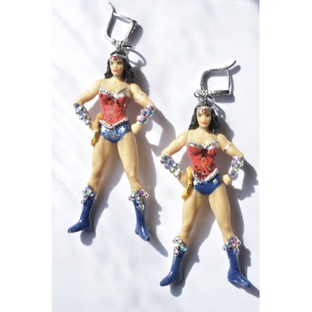 Wonder Woman boucles d'oreilles figurine