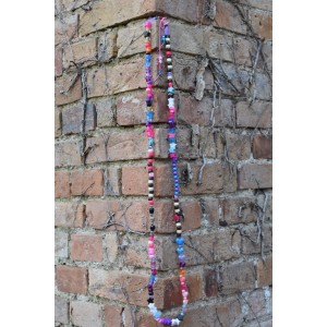Long collier de perles aux couleurs indiennes